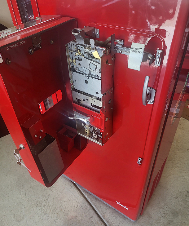 Coca Cola Vendo 81-D - Rear Panel